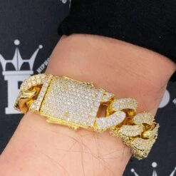 17MM 3D Cuban Link VVS Iced Out Hip Hop Bracelet -Wandr Jewelry Store 17mm 3d cuban link vvs iced out hip hop bracelet yellow gold 8 hiphopbling 531498